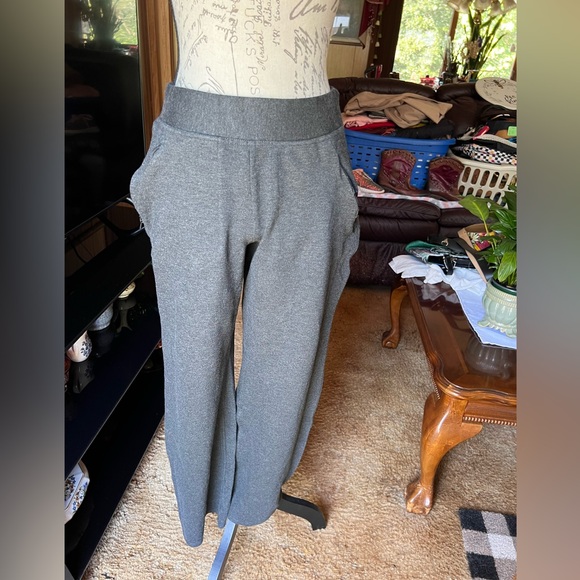 Duluth Trading Co Women's Size Small x 33 Gray Pull on Pant Rayon Blend Ponte. - Picture 4 of 16